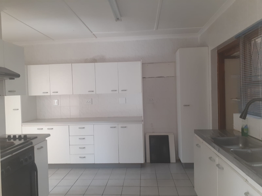 3 Bedroom Property for Sale in Rowallan Park Eastern Cape